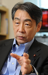首藤 信彦氏